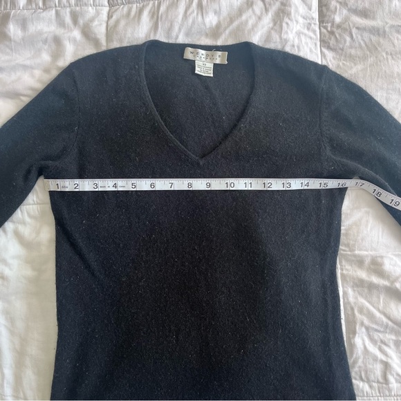 Wendy B. Pullover Cashmere V-Neck Sweater. Women’s XS. Black. - Picture 6 of 8